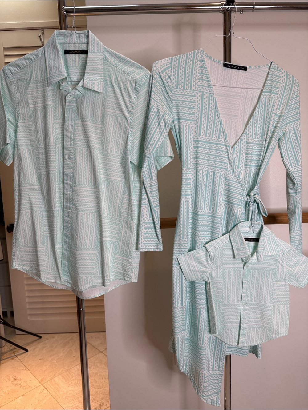 MANAOLA Matching Family ʻOhana Set – Men L, Women XXS, Toddler 2 – VGUC